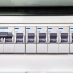 Importanța etichetării corecte în panourile de comandă