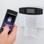 Cum integrăm alarmele și securitatea în automatizările KNX